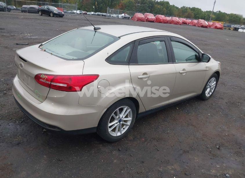 Photo 4 of 2017 Ford Focus SE (VIN 1FADP3F25HL335617)