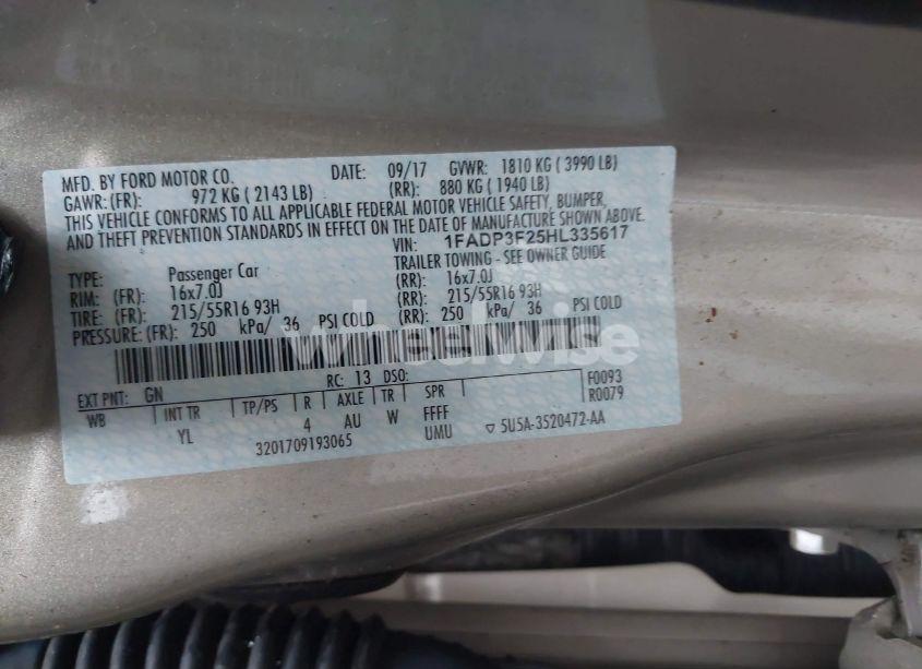 Photo 9 of 2017 Ford Focus SE (VIN 1FADP3F25HL335617)