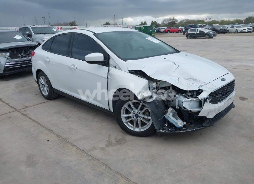 2018 Ford Focus SE (VIN 1FADP3F25JL222725) main photo