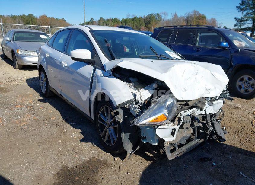 2018 Ford Focus SE (VIN 1FADP3F25JL231666) main photo