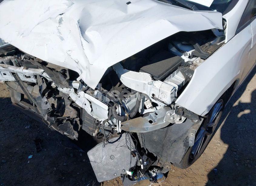 Photo 6 of 2018 Ford Focus SE (VIN 1FADP3F25JL231666)