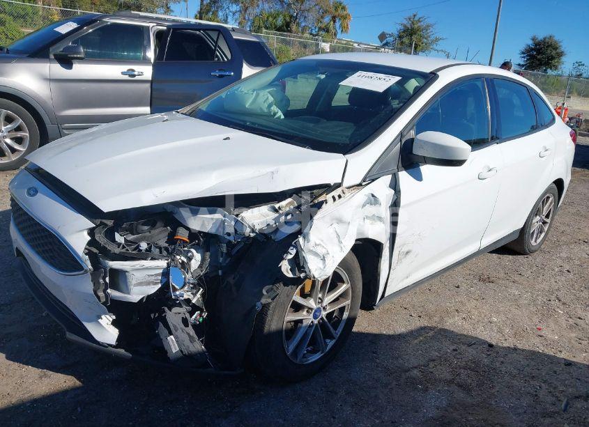 Photo 6 of 2018 Ford Focus SE (VIN 1FADP3F25JL250217)