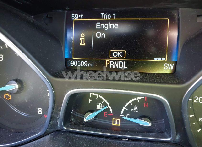 Photo 15 of 2018 Ford Focus SE (VIN 1FADP3F25JL255529)
