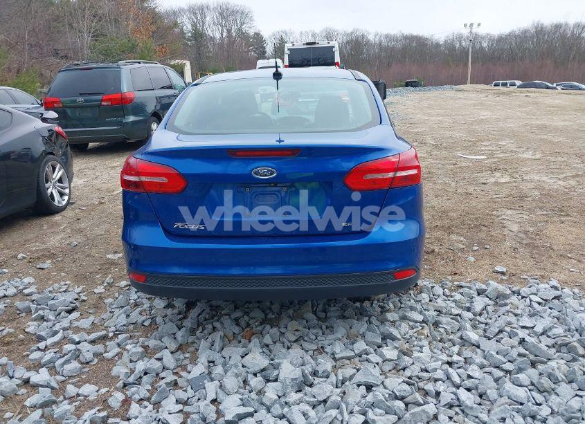 Photo 16 of 2018 Ford Focus SE (VIN 1FADP3F25JL255840)