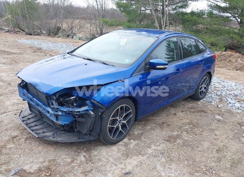 Photo 2 of 2018 Ford Focus SE (VIN 1FADP3F25JL255840)