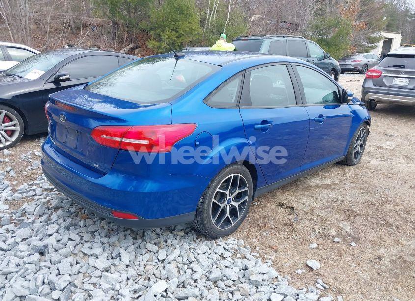Photo 4 of 2018 Ford Focus SE (VIN 1FADP3F25JL255840)