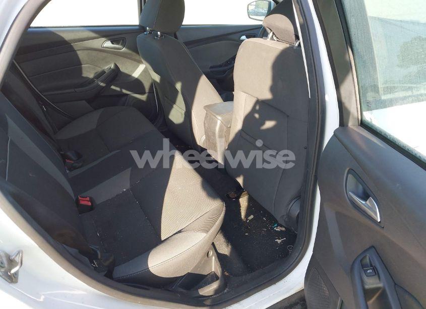 Photo 8 of 2013 Ford Focus SE (VIN 1FADP3F26DL111220)