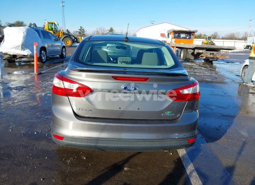 Photo 16 of 2013 Ford Focus SE (VIN 1FADP3F26DL120919)