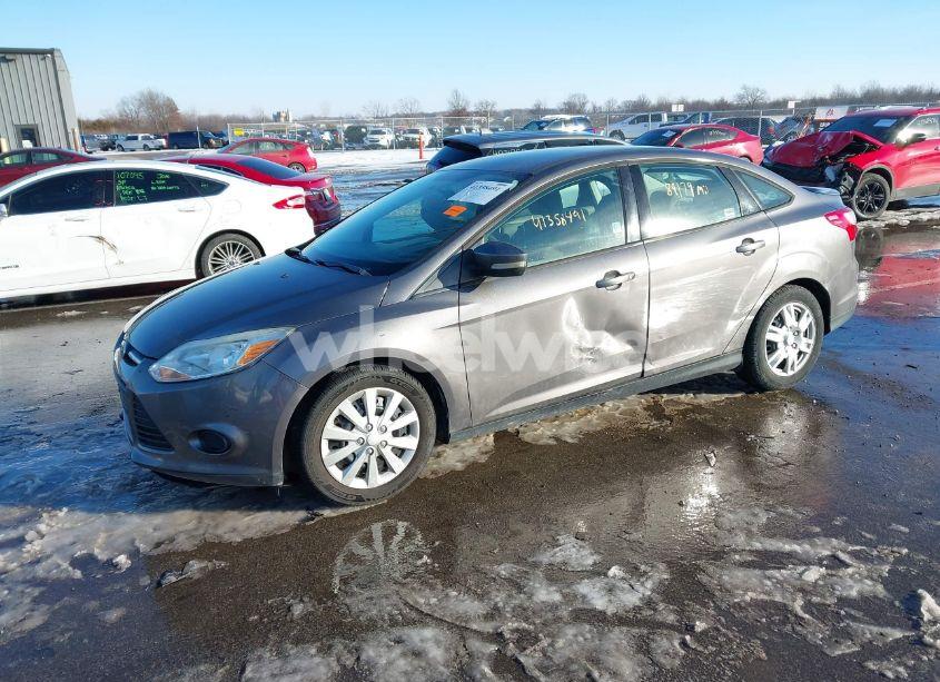 Photo 2 of 2013 Ford Focus SE (VIN 1FADP3F26DL120919)