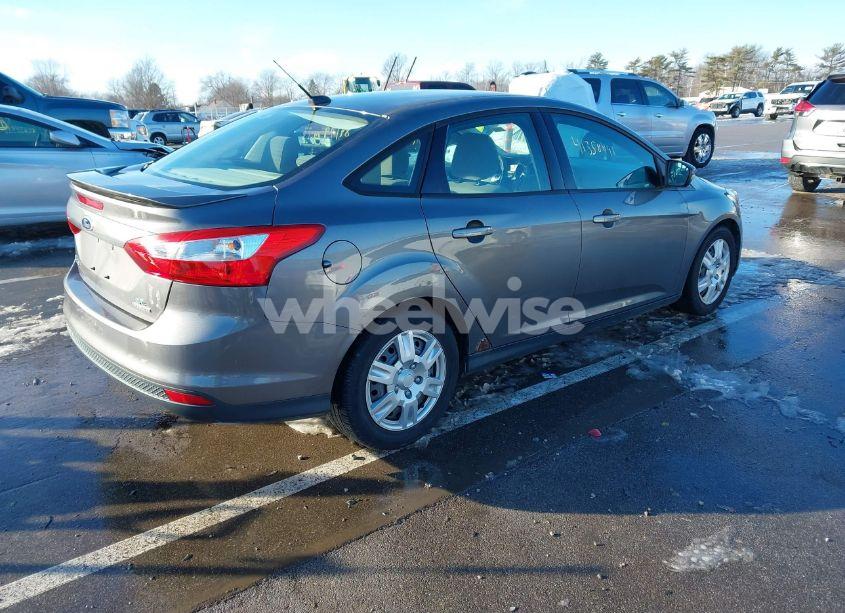 Photo 4 of 2013 Ford Focus SE (VIN 1FADP3F26DL120919)