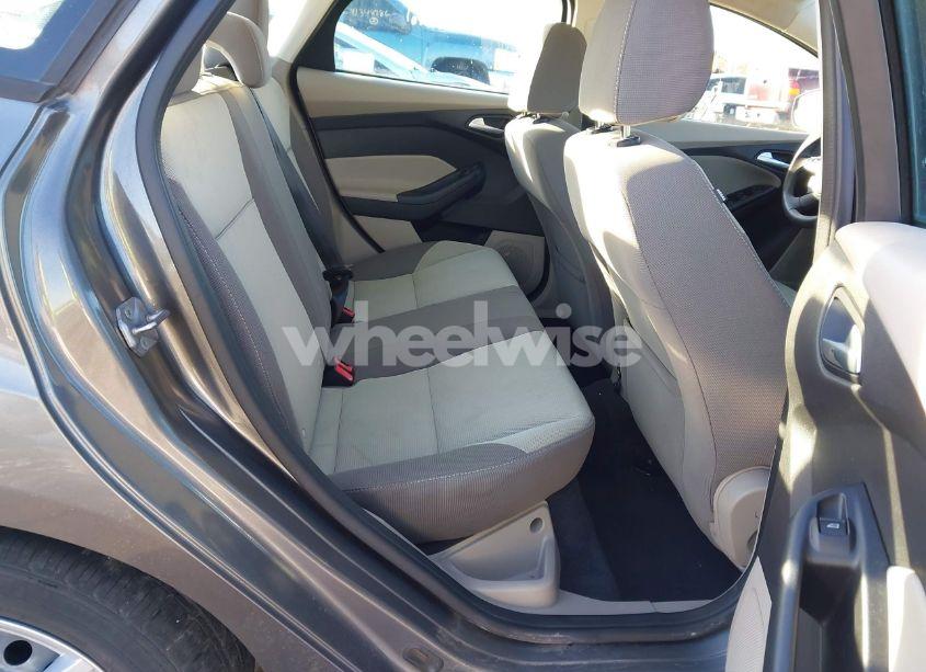 Photo 8 of 2013 Ford Focus SE (VIN 1FADP3F26DL120919)