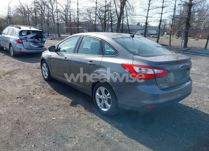 Photo 3 of 2013 Ford Focus SE (VIN 1FADP3F26DL135579)