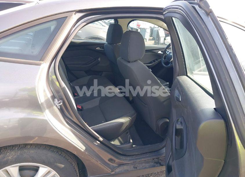 Photo 8 of 2013 Ford Focus SE (VIN 1FADP3F26DL135579)