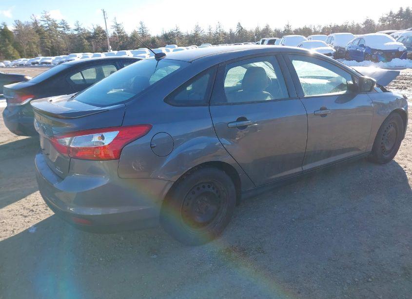 Photo 4 of 2013 Ford Focus SE (VIN 1FADP3F26DL148591)