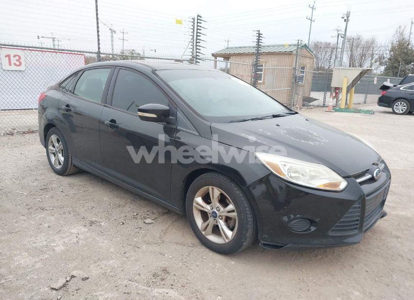 2013 Ford Focus SE (VIN 1FADP3F26DL169988) main photo
