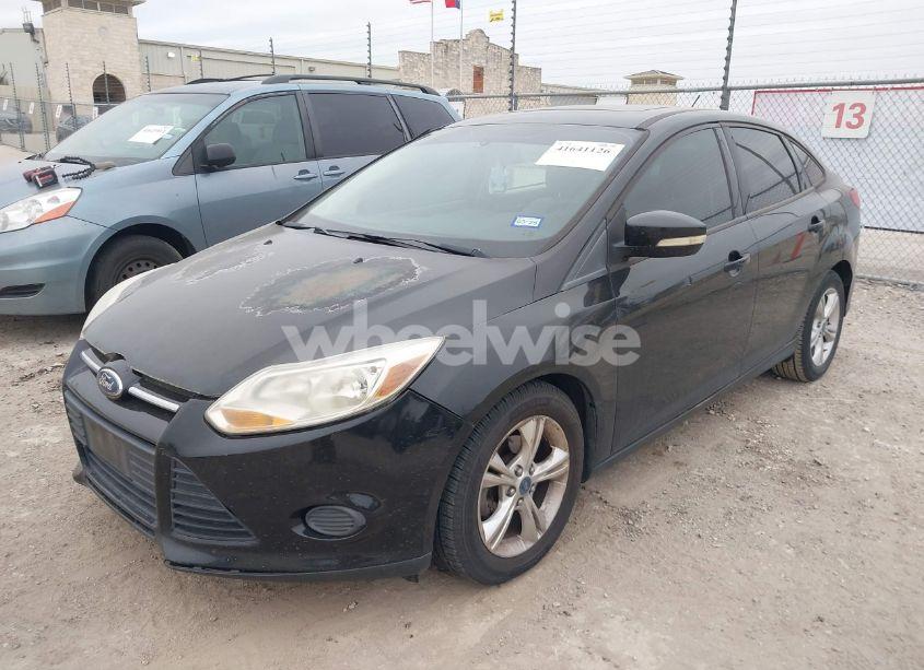 Photo 2 of 2013 Ford Focus SE (VIN 1FADP3F26DL169988)
