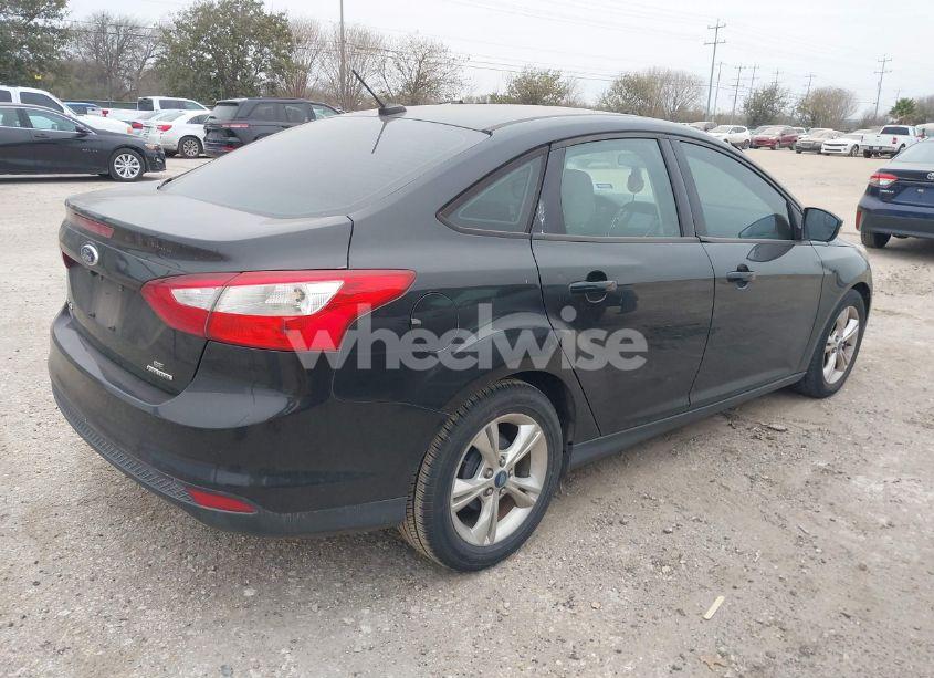 Photo 4 of 2013 Ford Focus SE (VIN 1FADP3F26DL169988)
