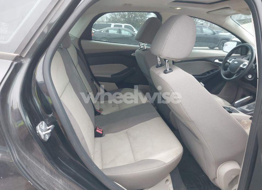 Photo 8 of 2013 Ford Focus SE (VIN 1FADP3F26DL169988)