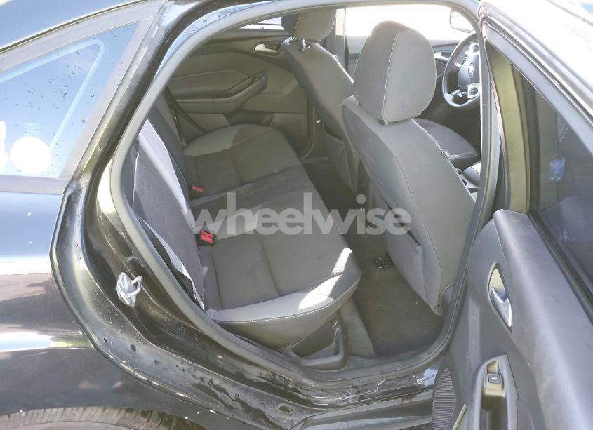 Photo 8 of 2013 Ford Focus SE (VIN 1FADP3F26DL210944)