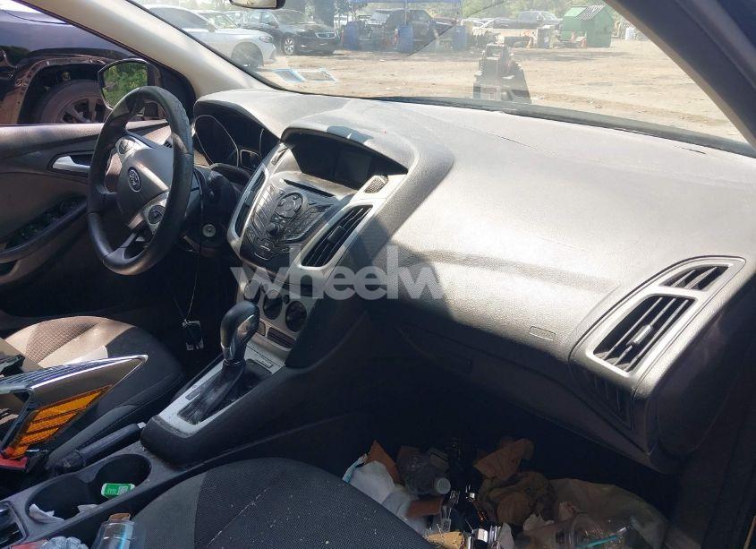 Photo 5 of 2013 Ford Focus SE (VIN 1FADP3F26DL215917)
