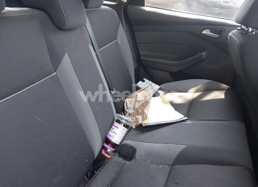 Photo 8 of 2013 Ford Focus SE (VIN 1FADP3F26DL215917)