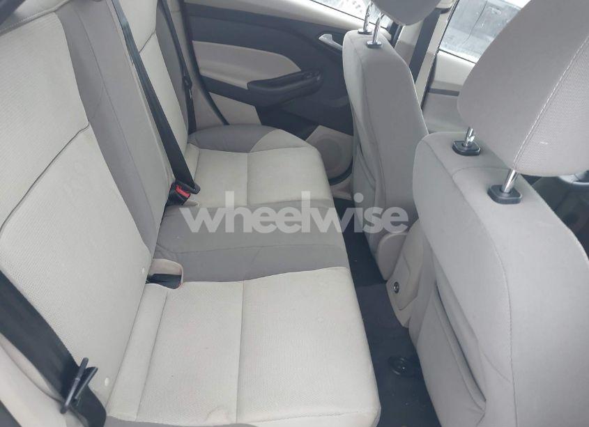 Photo 8 of 2013 Ford Focus SE (VIN 1FADP3F26DL218557)