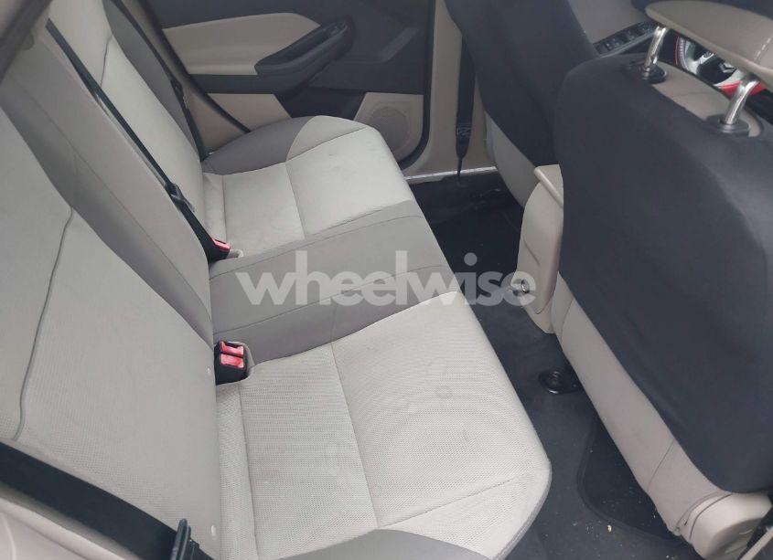 Photo 8 of 2013 Ford Focus SE (VIN 1FADP3F26DL224908)