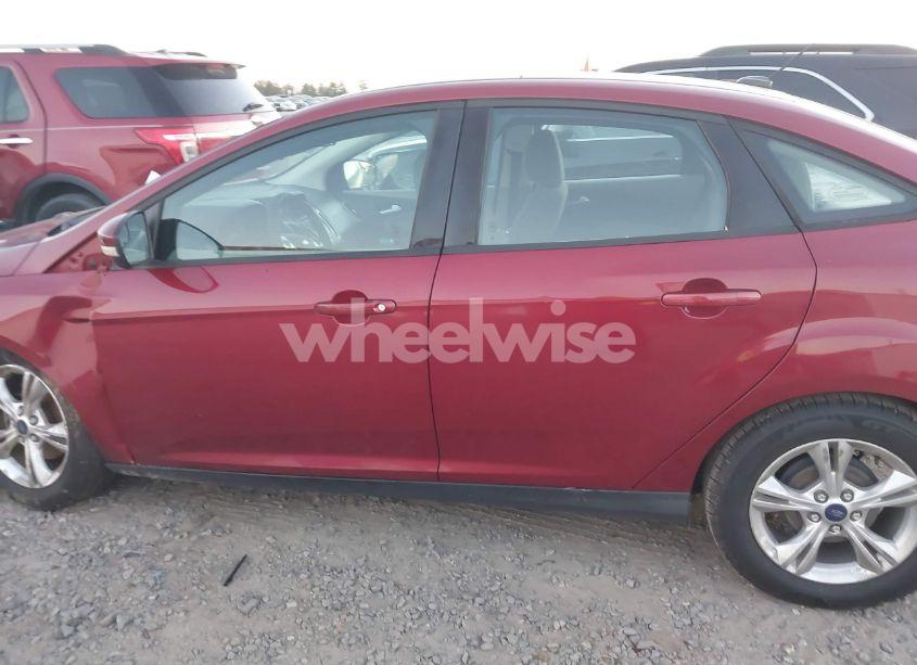 Photo 14 of 2013 Ford Focus SE (VIN 1FADP3F26DL230692)