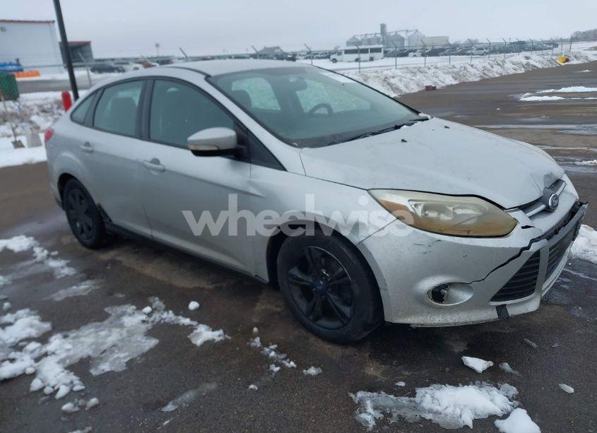 2013 Ford Focus SE (VIN 1FADP3F26DL232474) main photo