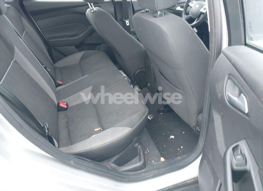 Photo 8 of 2013 Ford Focus SE (VIN 1FADP3F26DL232474)