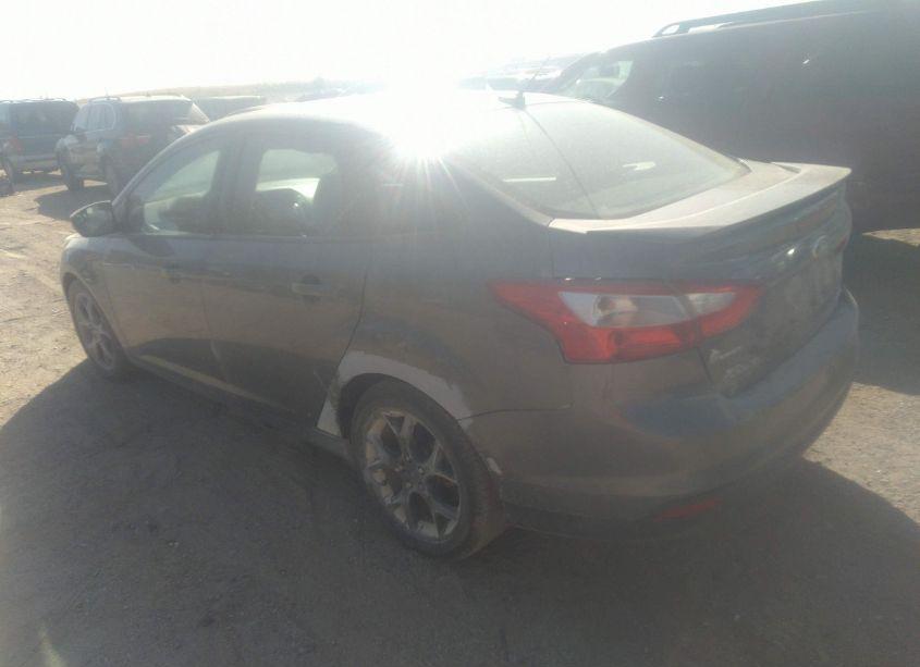 Photo 3 of 2013 Ford Focus SE (VIN 1FADP3F26DL236038)