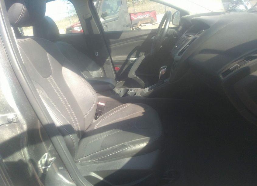 Photo 5 of 2013 Ford Focus SE (VIN 1FADP3F26DL236038)