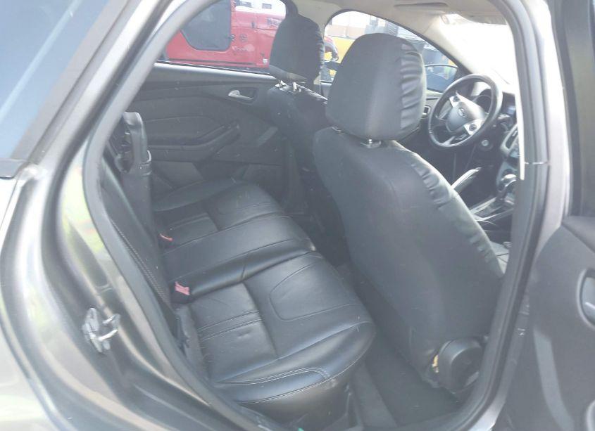 Photo 8 of 2013 Ford Focus SE (VIN 1FADP3F26DL245970)