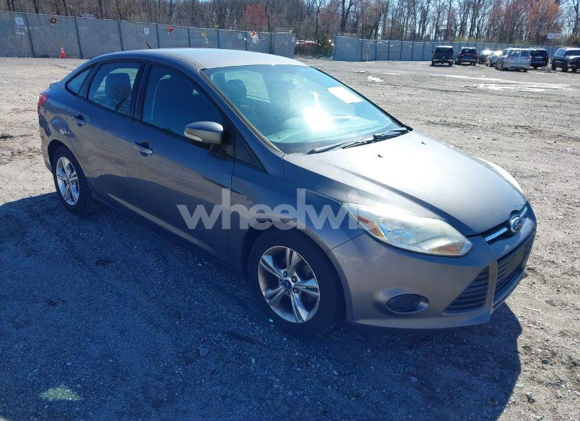 2013 Ford Focus SE (VIN 1FADP3F26DL258749) main photo