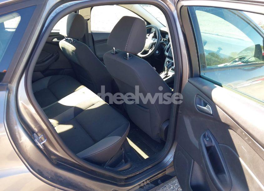 Photo 8 of 2013 Ford Focus SE (VIN 1FADP3F26DL258749)