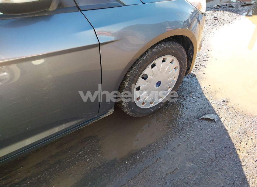 Photo 15 of 2013 Ford Focus SE (VIN 1FADP3F26DL261814)