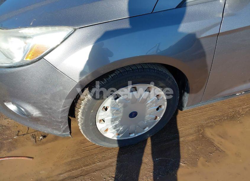 Photo 17 of 2013 Ford Focus SE (VIN 1FADP3F26DL261814)