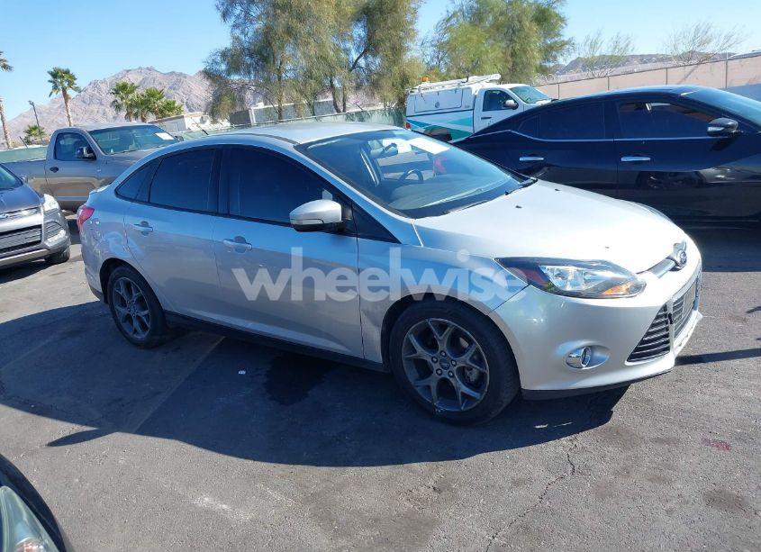 2013 Ford Focus SE (VIN 1FADP3F26DL273235) main photo
