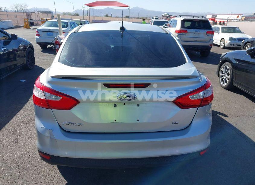 Photo 16 of 2013 Ford Focus SE (VIN 1FADP3F26DL273235)