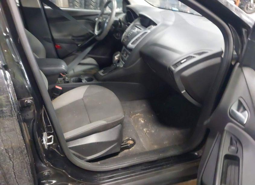 Photo 5 of 2013 Ford Focus SE (VIN 1FADP3F26DL312390)