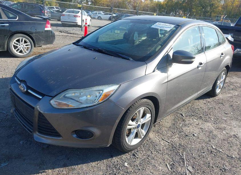 Photo 2 of 2013 Ford Focus SE (VIN 1FADP3F26DL312423)