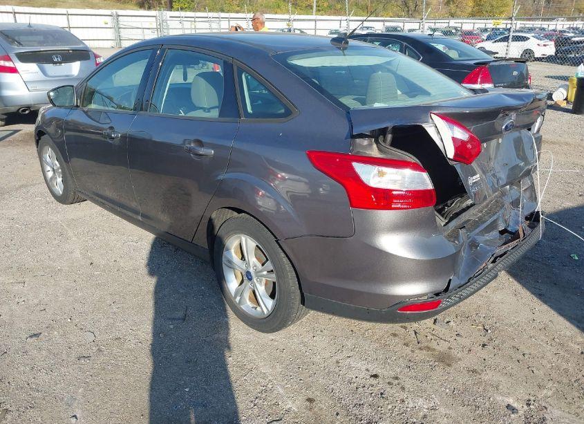 Photo 3 of 2013 Ford Focus SE (VIN 1FADP3F26DL312423)