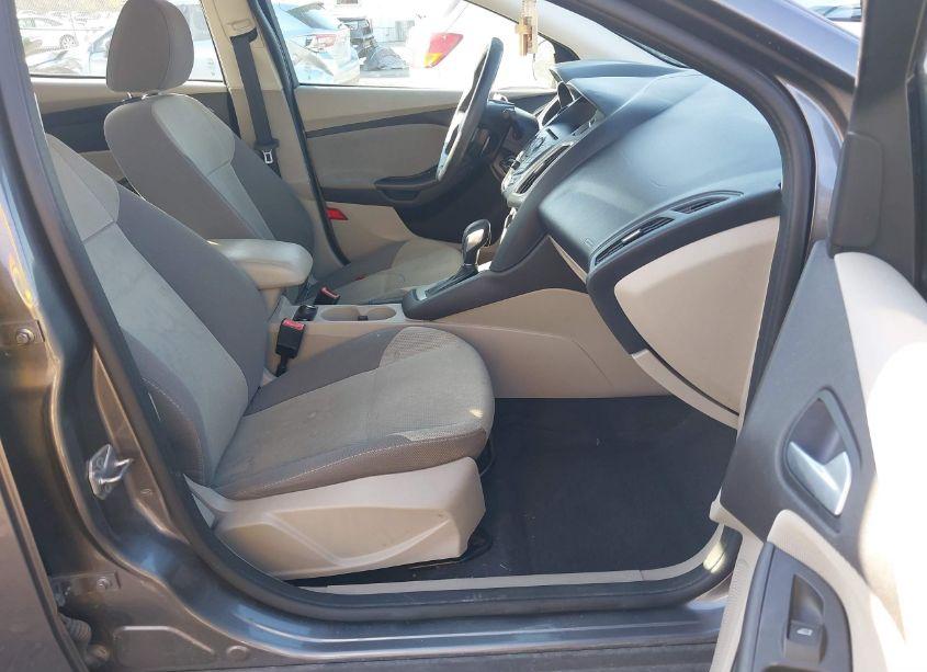 Photo 5 of 2013 Ford Focus SE (VIN 1FADP3F26DL312423)