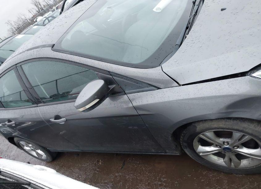 Photo 13 of 2013 Ford Focus SE (VIN 1FADP3F26DL333059)