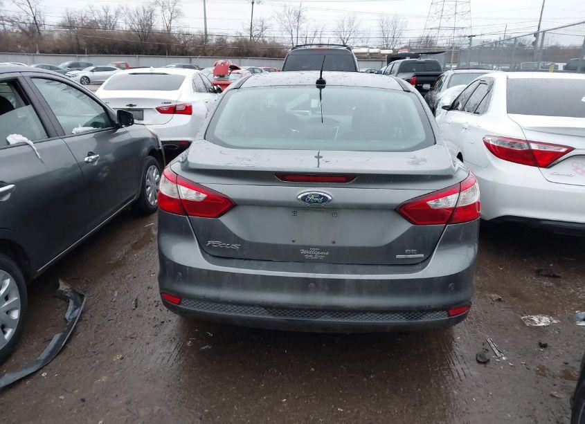 Photo 16 of 2013 Ford Focus SE (VIN 1FADP3F26DL333059)