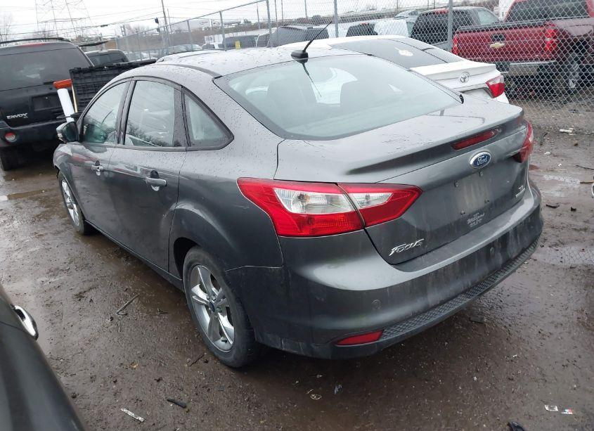 Photo 3 of 2013 Ford Focus SE (VIN 1FADP3F26DL333059)