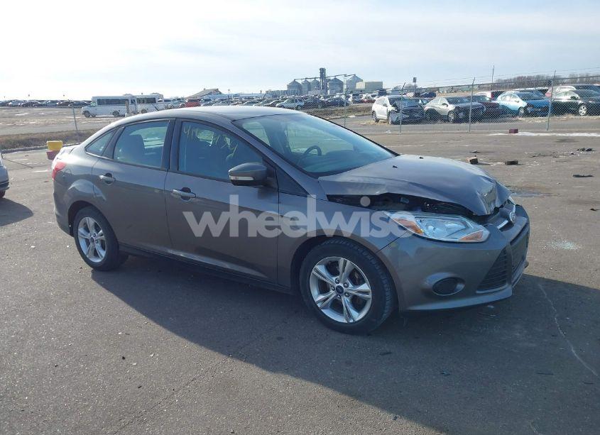2013 Ford Focus SE (VIN 1FADP3F26DL333451) main photo