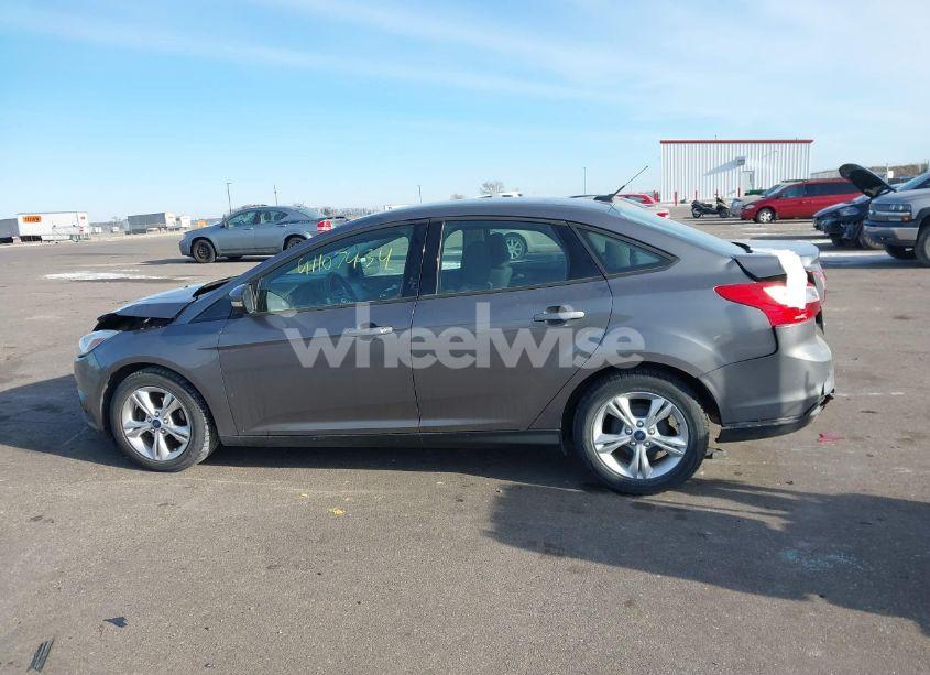 Photo 14 of 2013 Ford Focus SE (VIN 1FADP3F26DL333451)