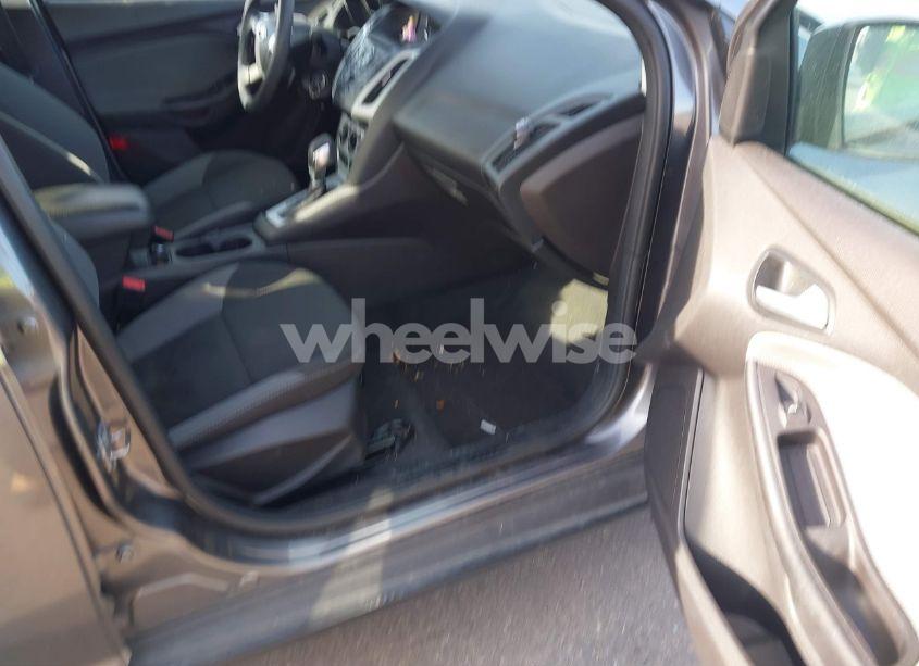 Photo 5 of 2013 Ford Focus SE (VIN 1FADP3F26DL333451)