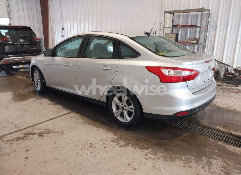 Photo 3 of 2013 Ford Focus SE (VIN 1FADP3F26DL348726)